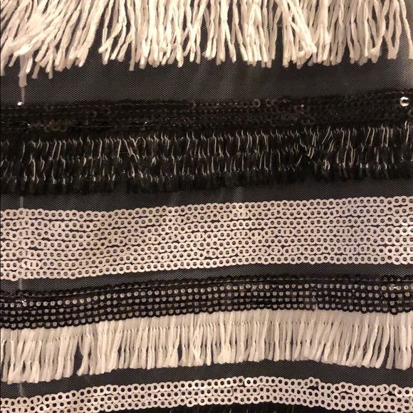 Guess sequined mini skirt - Picture 2 of 3